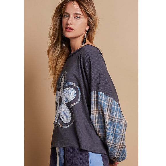 NWOT POL Blue and Gray Floral Patchwork Top w/Plaid Balloon Sleeves - Picture 3 of 3